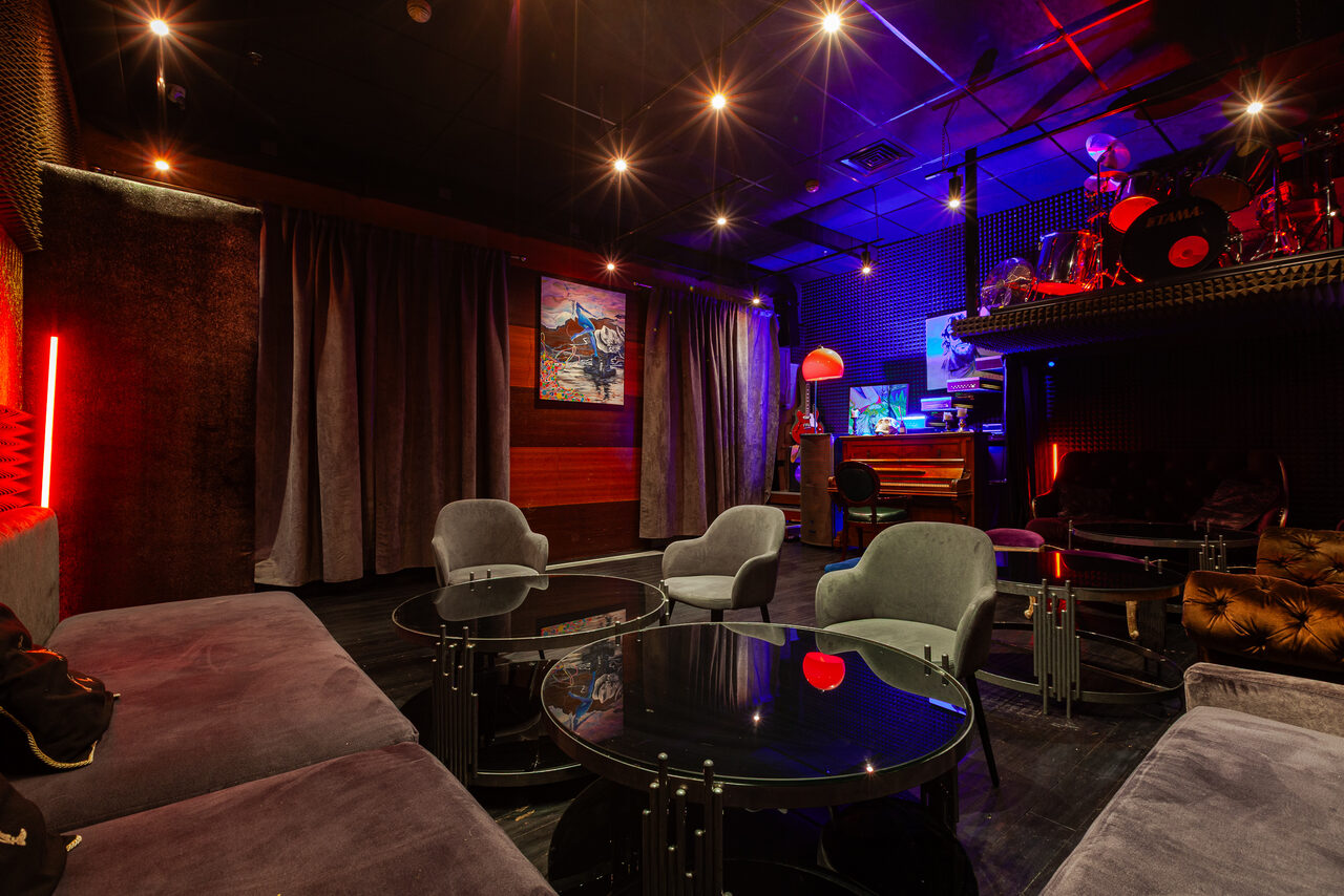 Арендовать SINKLIT³⁸ Просторный пентхаус с террасой