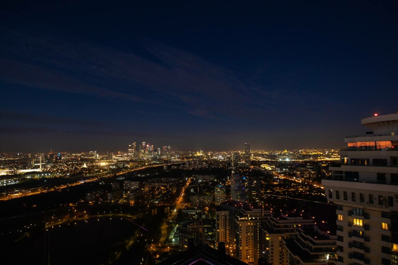 Арендовать SINKLIT³⁸ Просторный пентхаус с террасой