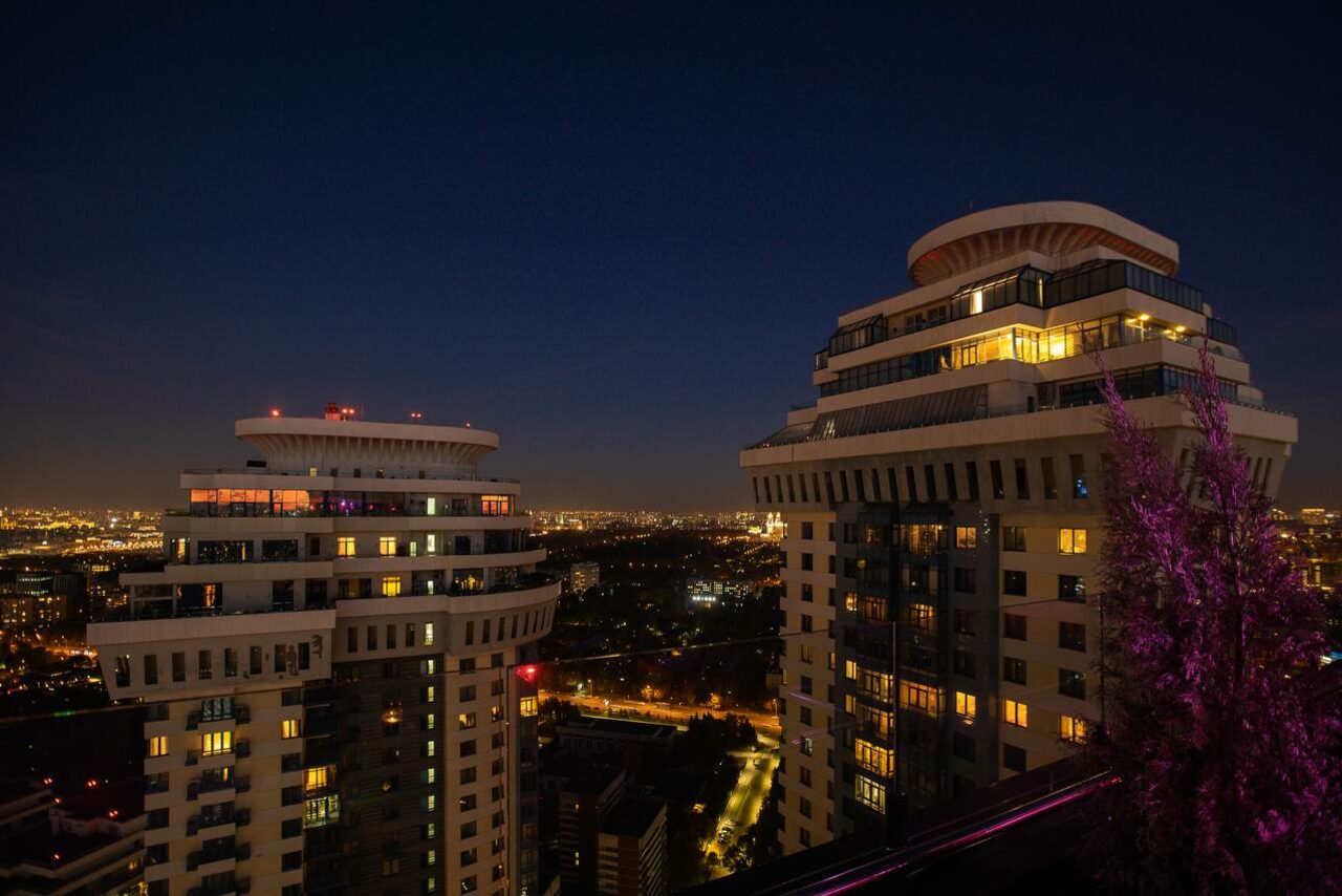 Арендовать SINKLIT³⁸ Просторный пентхаус с террасой