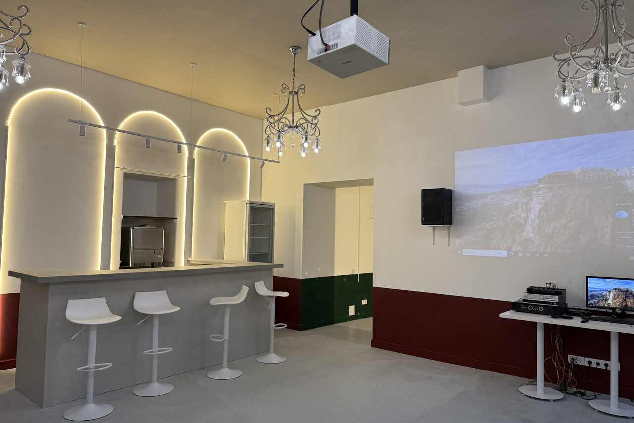 Арендовать Стильная площадка Суворов холл