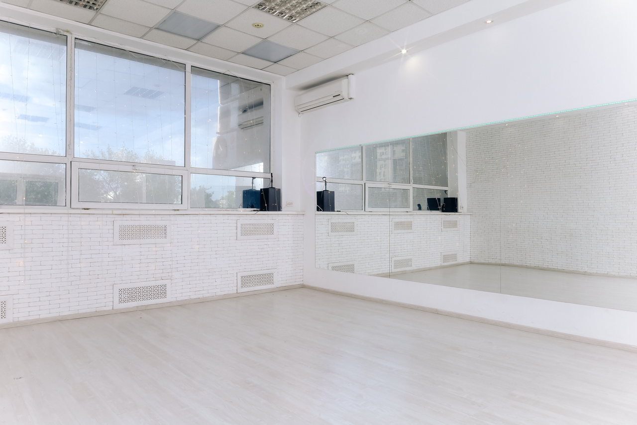 Арендовать Зал №4 “Кирпичный” - Зал с панорамным видом 40 кв.м.