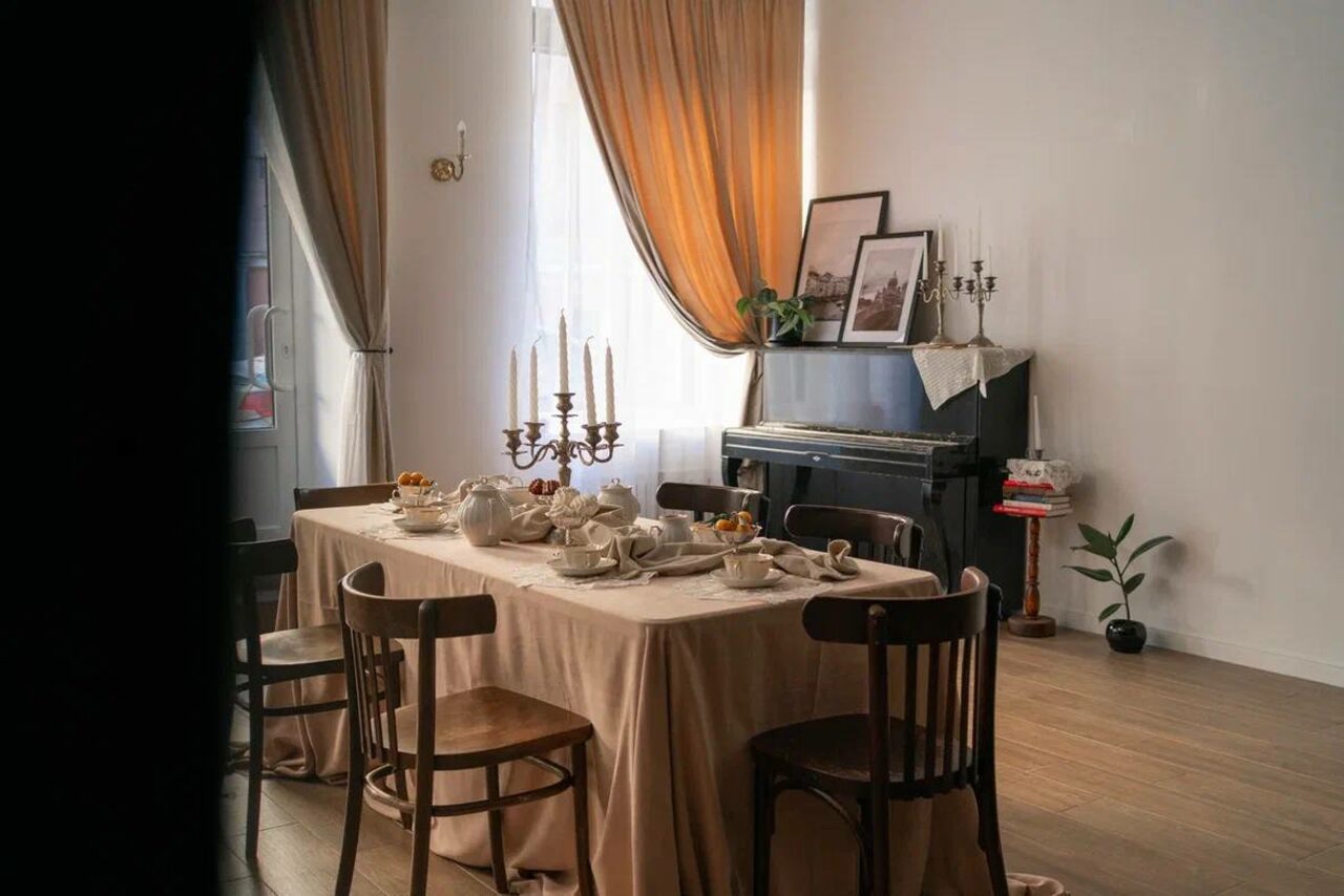 Арендовать Гостиная на Казанской. Уютное пространство с кухней