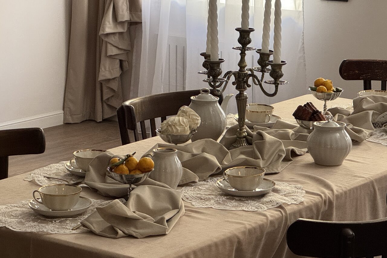 Арендовать Гостиная на Казанской. Уютное пространство с кухней