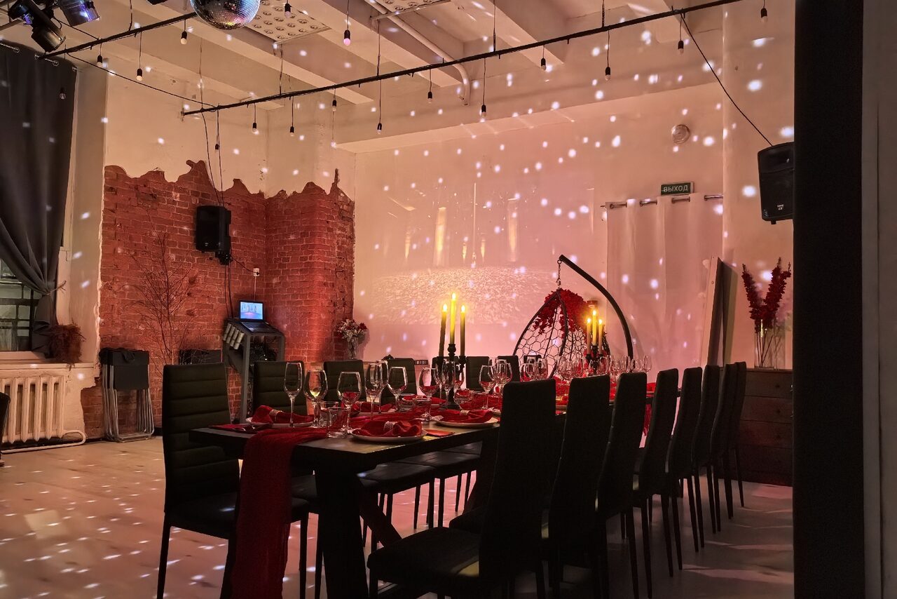 Арендовать Red Loft. Стильный лофт в красных тонах