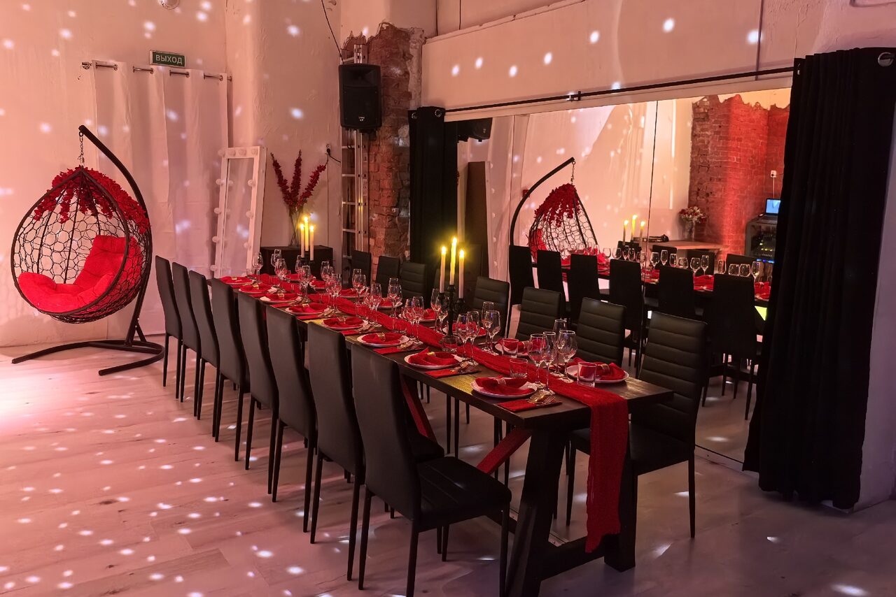 Арендовать Red Loft. Стильный лофт в красных тонах