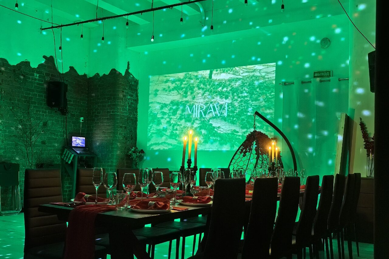 Арендовать Red Loft. Стильный лофт в красных тонах