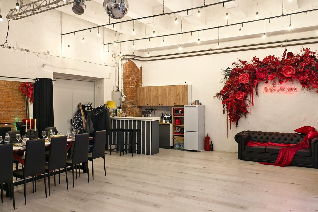 Арендовать Red Loft. Стильный лофт в красных тонах