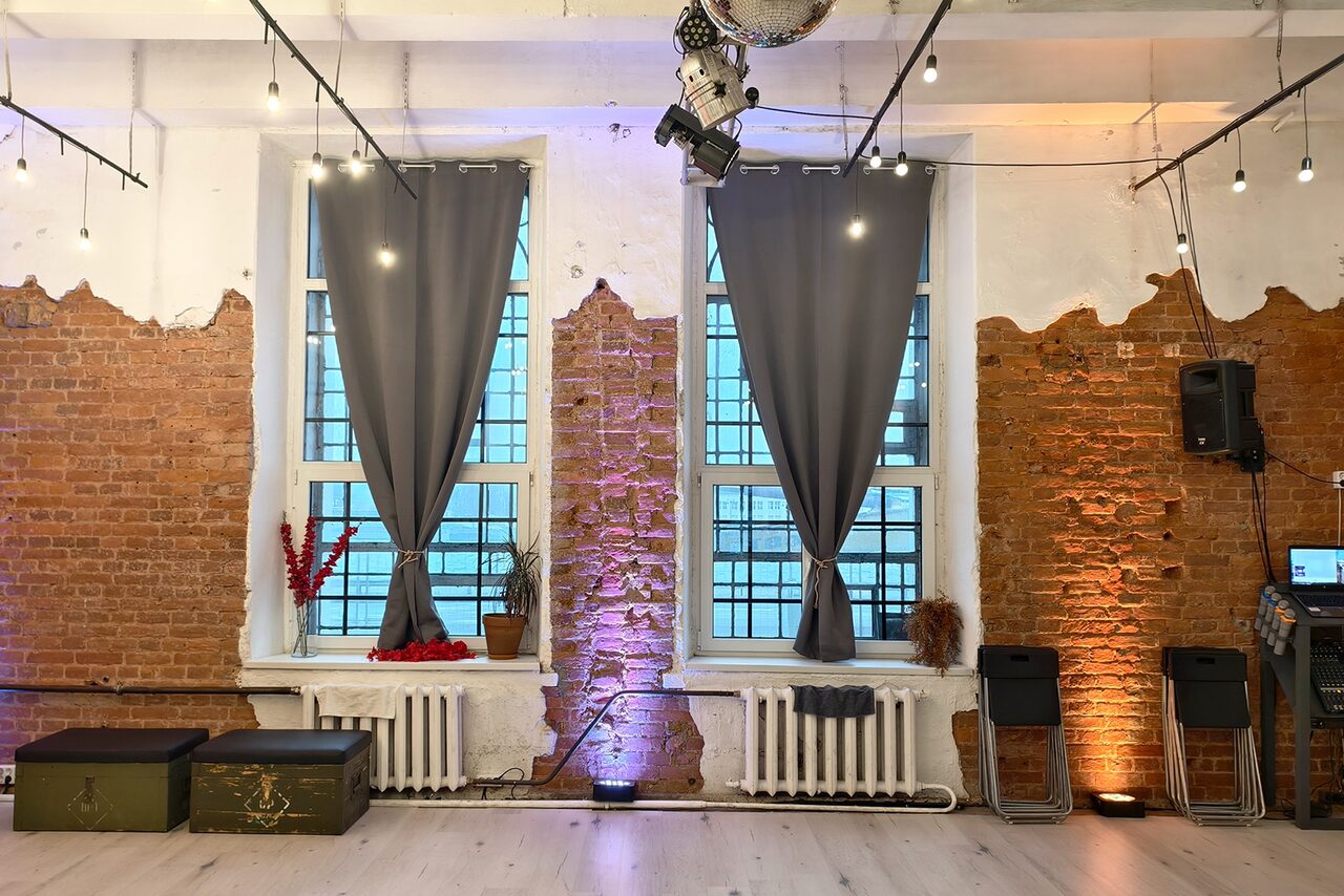 Арендовать Red Loft. Стильный лофт в красных тонах