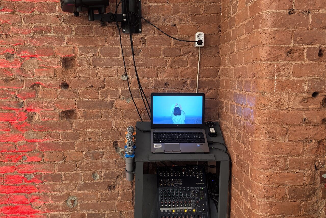 Арендовать Red Loft. Стильный лофт в красных тонах