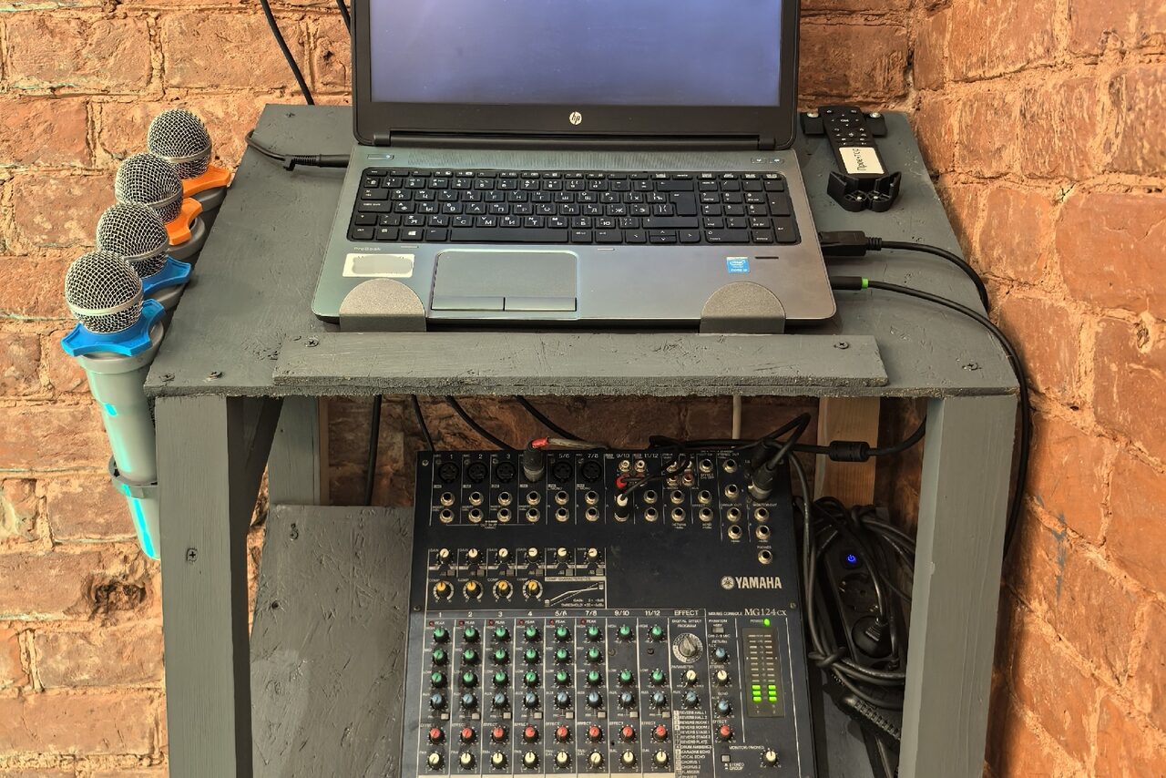 Арендовать Red Loft. Стильный лофт в красных тонах