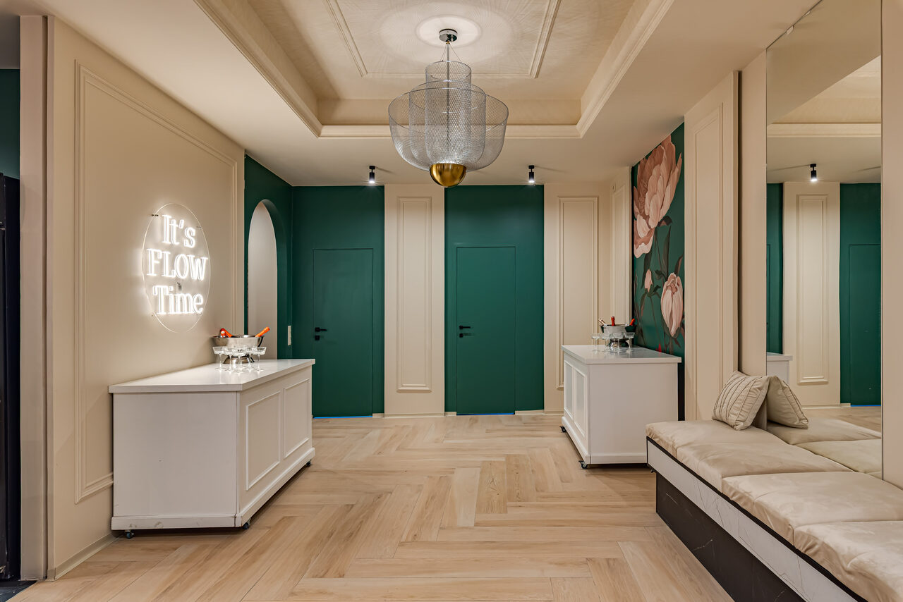 Арендовать Лофт Флоу - цветочный зал в классическом стиле