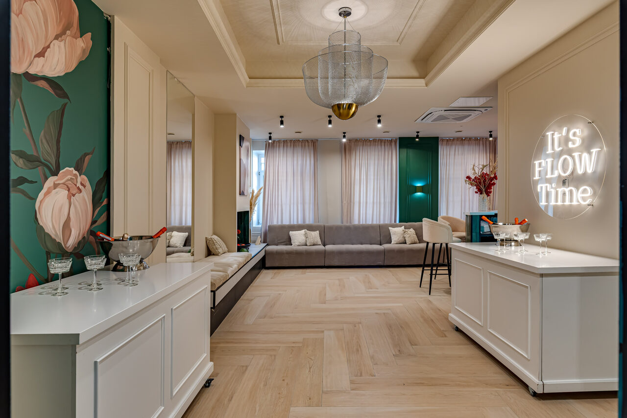 Арендовать Лофт Флоу - цветочный зал в классическом стиле