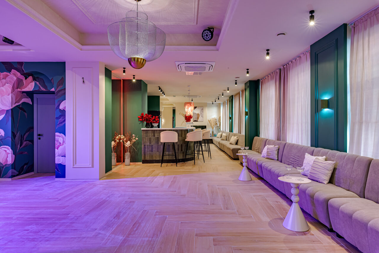 Арендовать Лофт Флоу - цветочный зал в классическом стиле