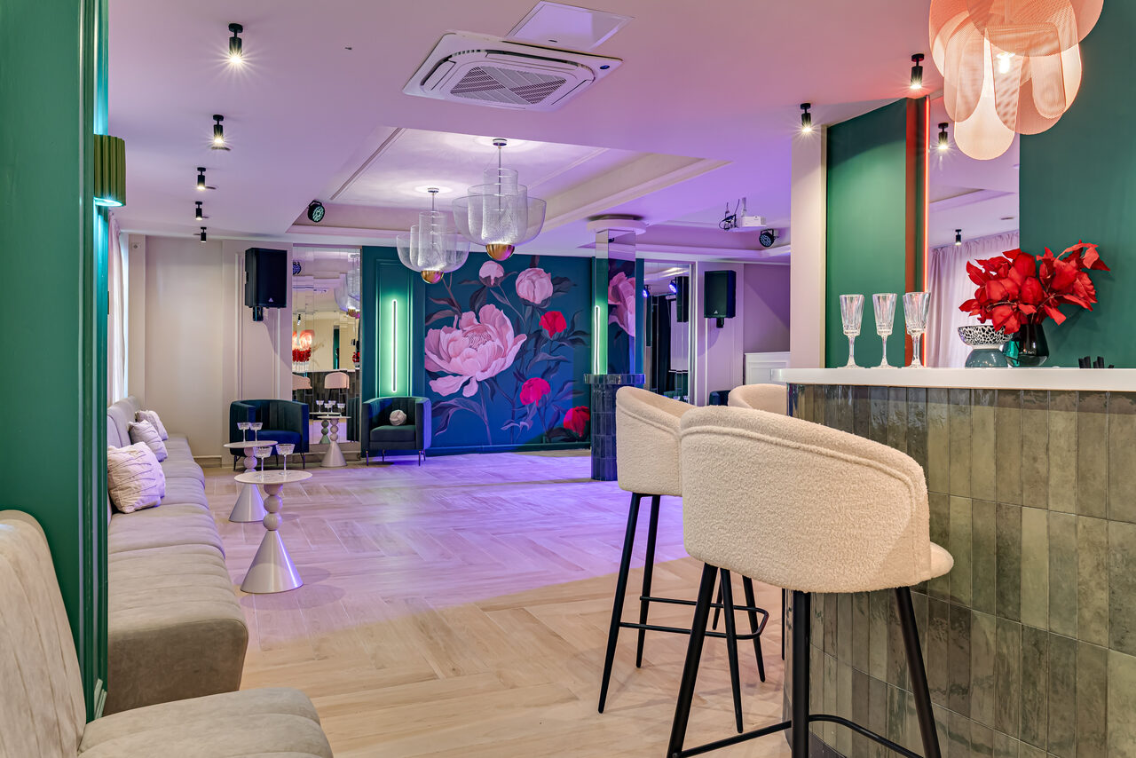 Арендовать Лофт Флоу - цветочный зал в классическом стиле