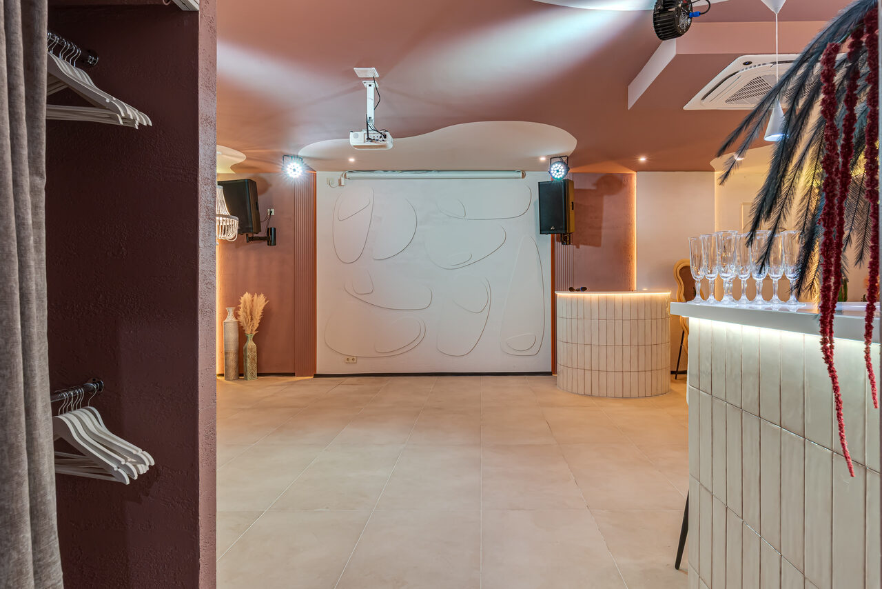 Арендовать Лофт в спокойных бежевых тонах