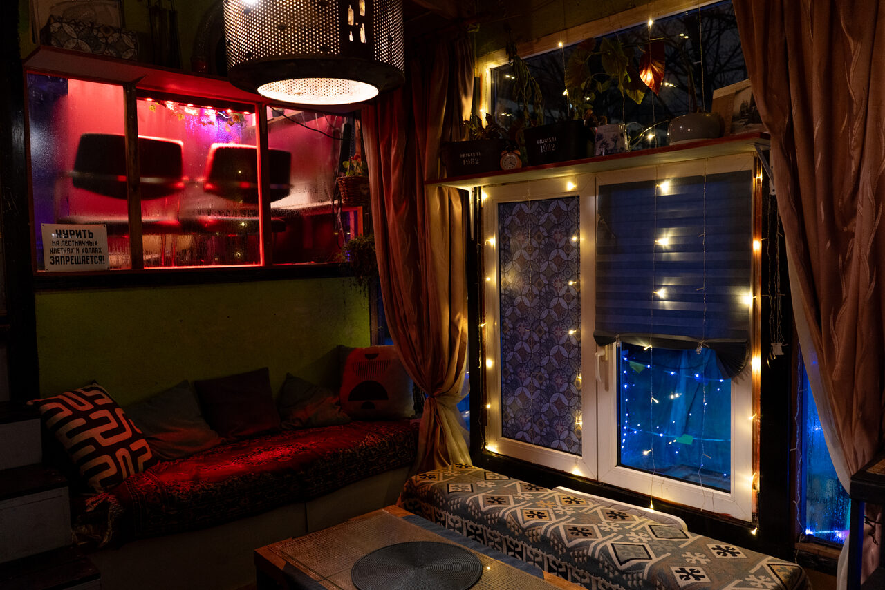 Арендовать Mouse fuss. Лофт арт-хаус со сценой и террасой 