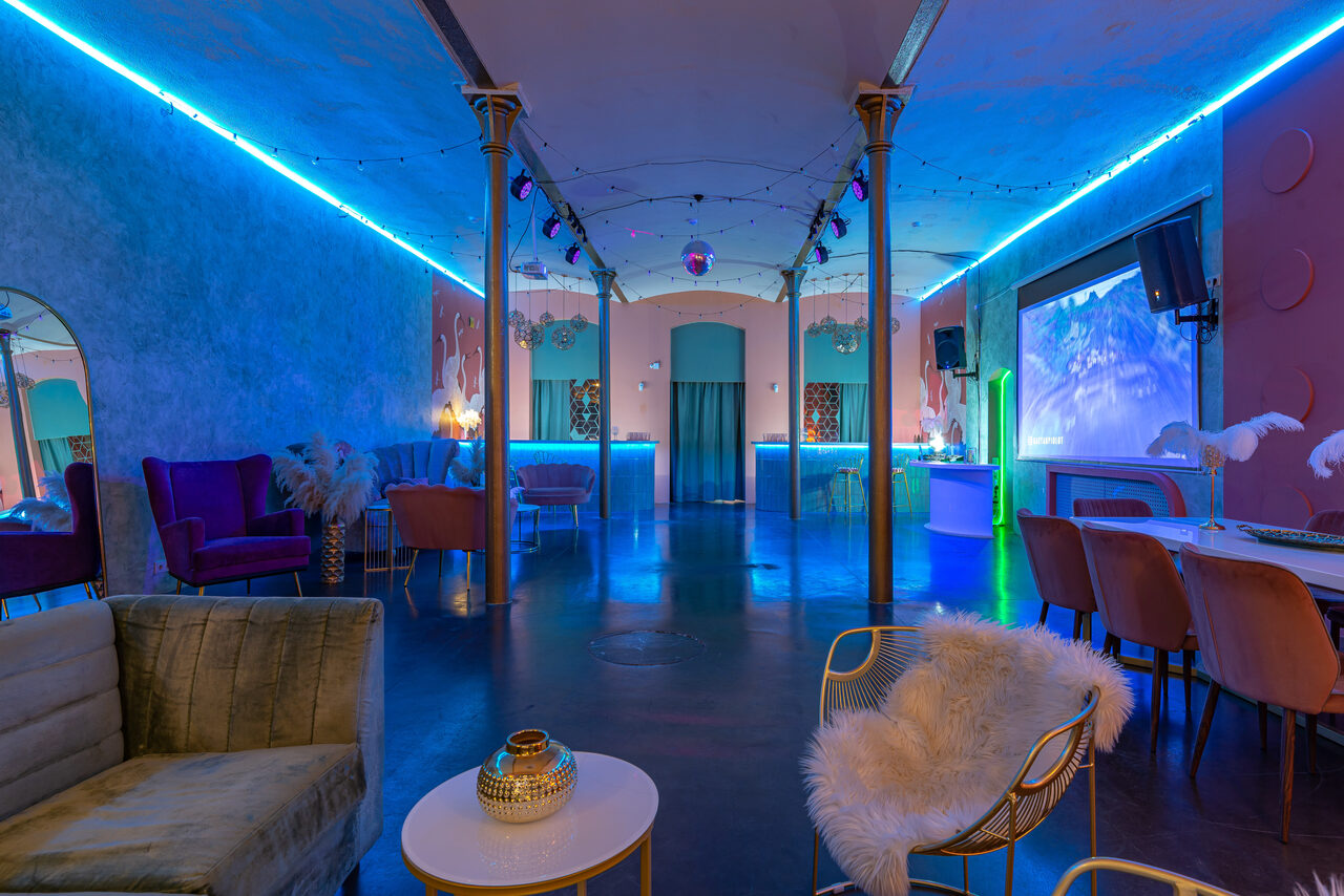 Арендовать Лофт Мемфис. Зал в итальянском стиле