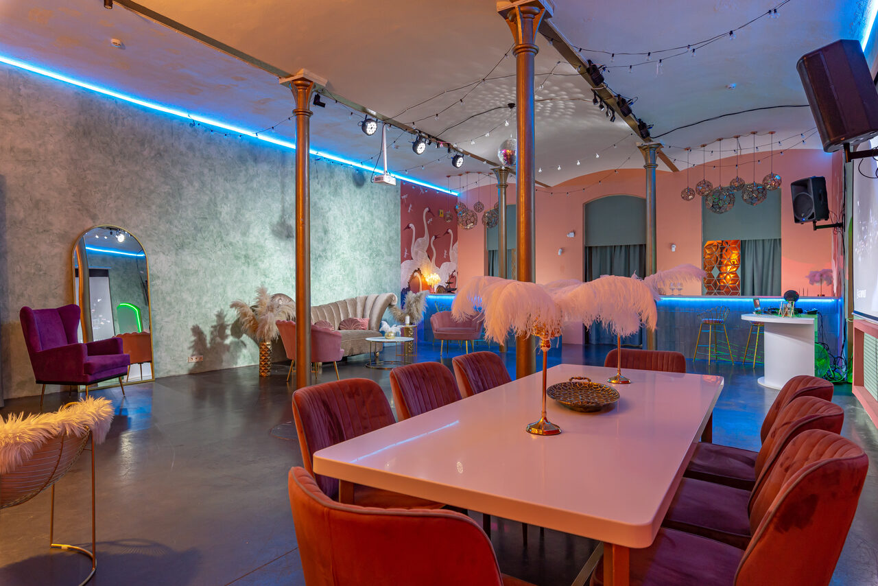 Арендовать Лофт Мемфис. Зал в итальянском стиле