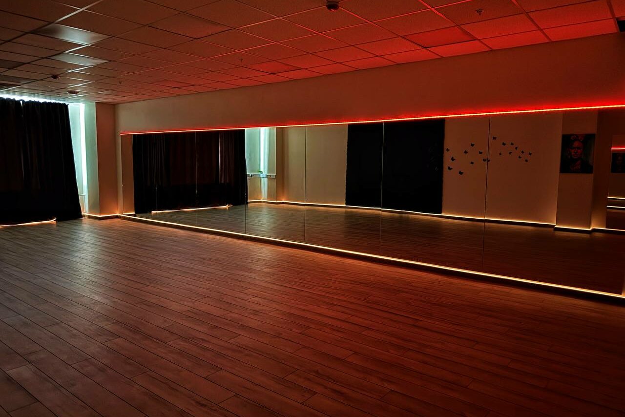 Арендовать Зал №7 “Куба” - Стильный танцевальный зал 80 кв.м.