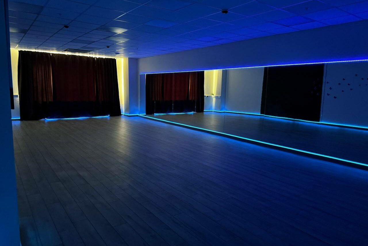 Арендовать Зал №7 “Куба” - Стильный танцевальный зал 80 кв.м.