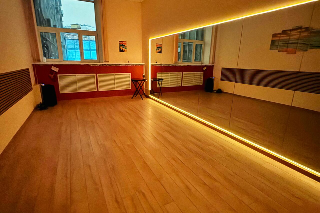 Арендовать VivaDance. Уютный танцевальный зал на 5 человек