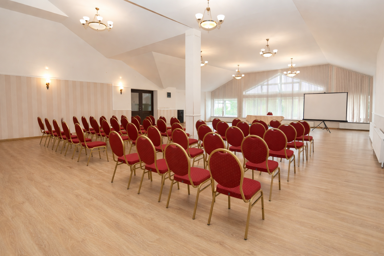 Арендовать Фореста.  Зал «Прага» в Прохорово