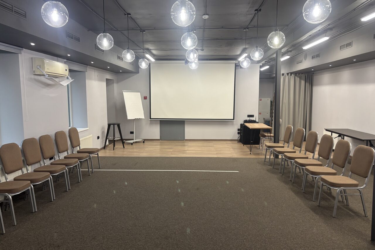 Арендовать МоцПрофКомп. Серый конференц-зал