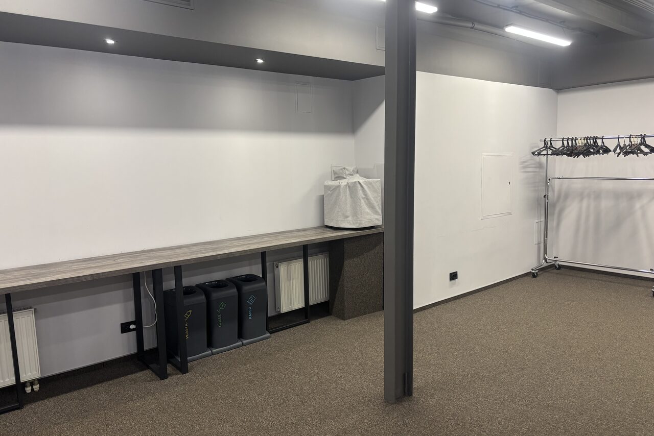 Арендовать МоцПрофКомп. Серый конференц-зал