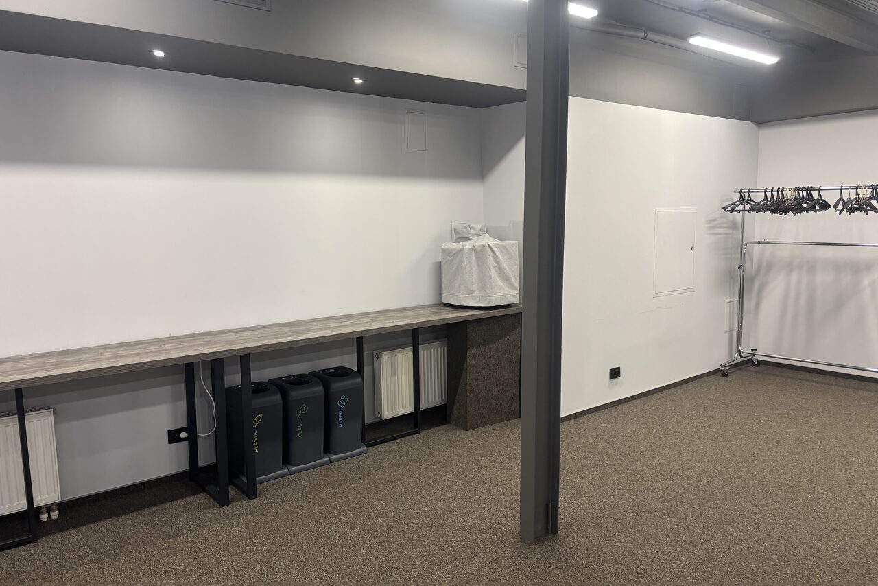 Арендовать МоцПрофКомп. Серый конференц-зал