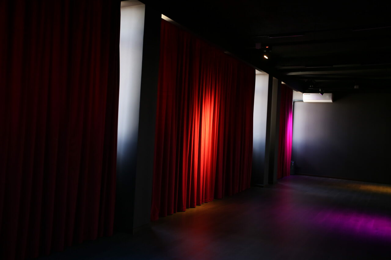 Арендовать ТРЕНДенс. Танцевальный зал на 40 человек 