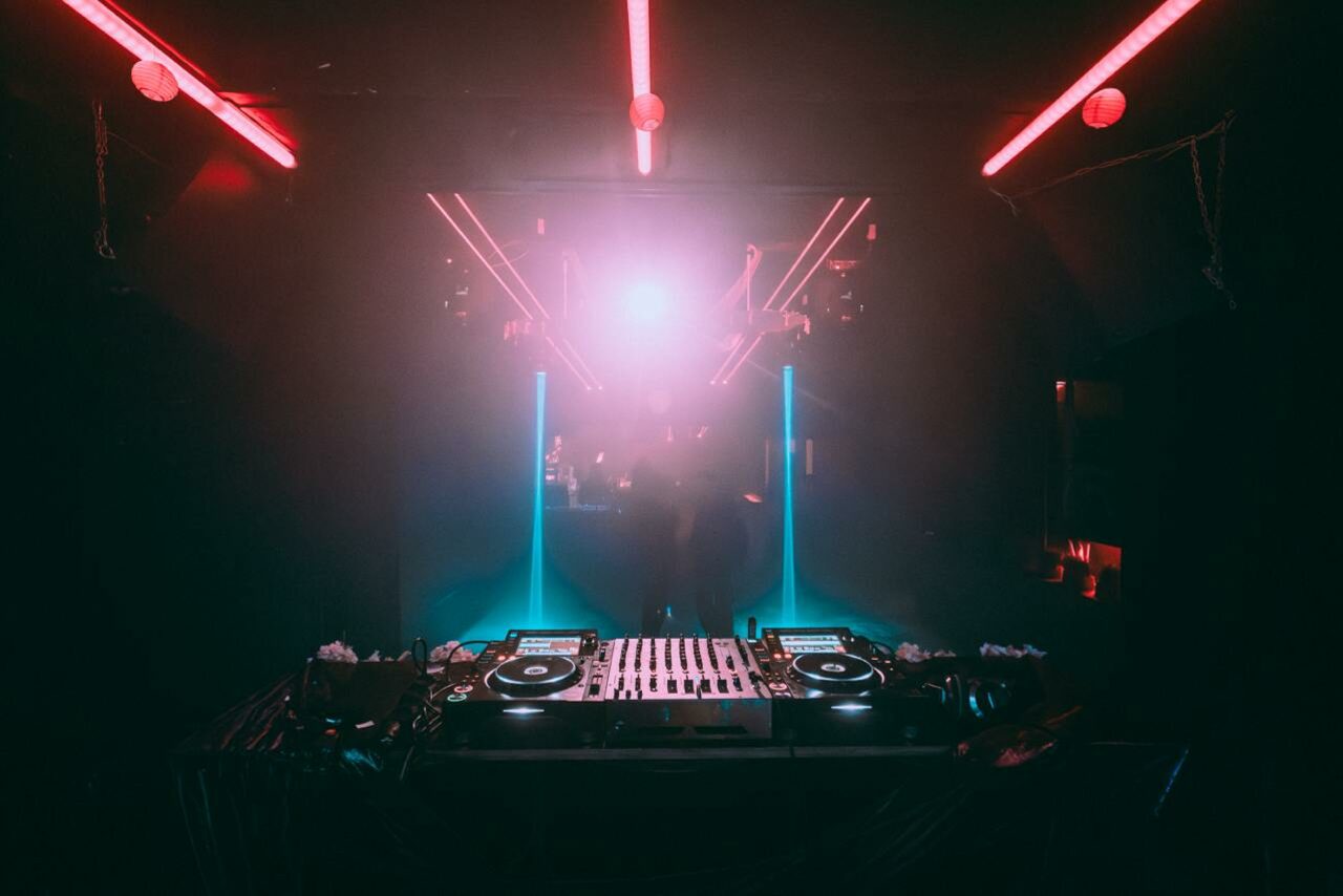 Арендовать Ангар. Клуб с качественным звуком и светом