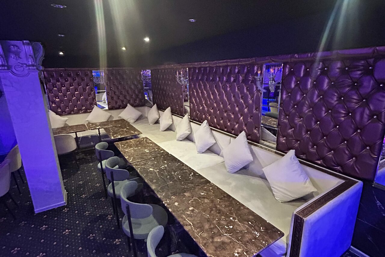 Арендовать Двухуровневый VERO_LOFT «все включено» с караоке и диджеем