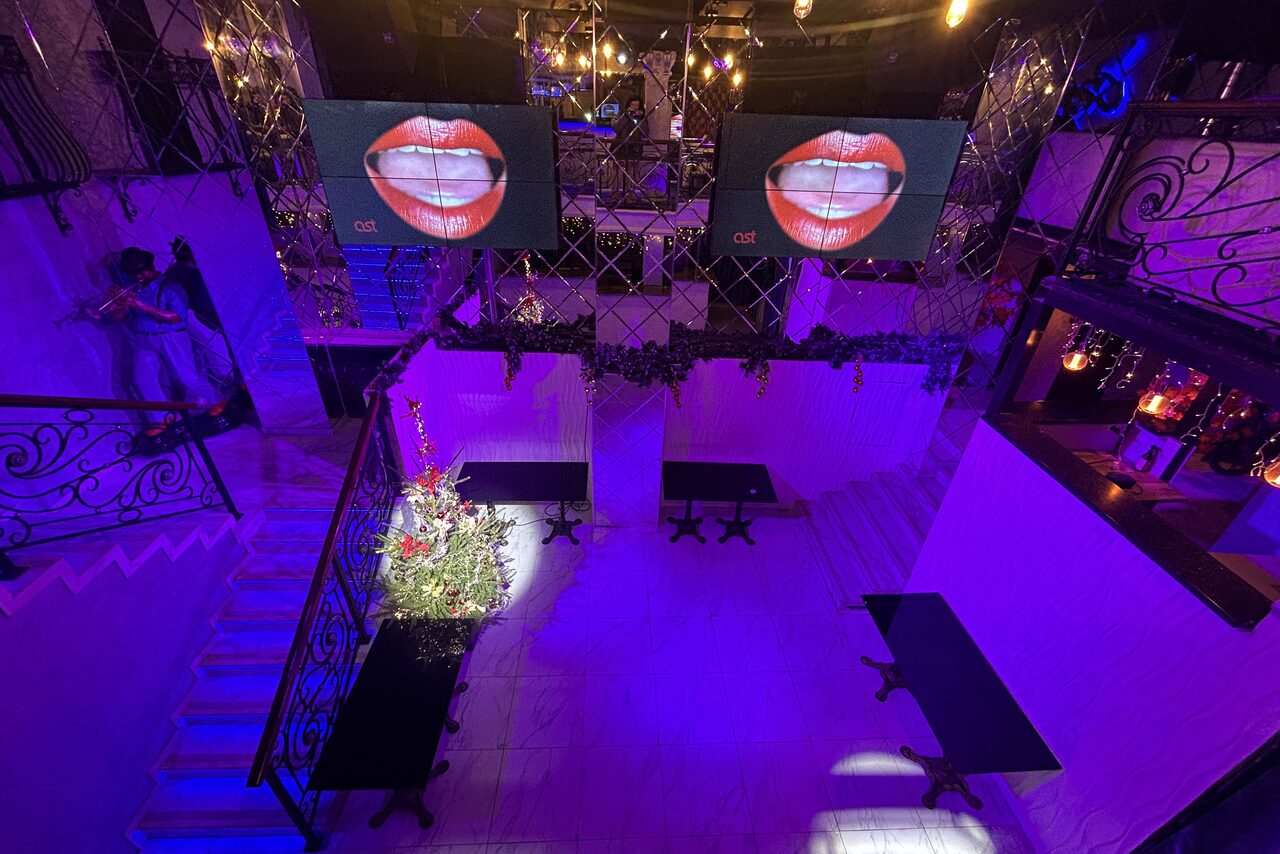 Арендовать Двухуровневый VERO_LOFT «все включено» с караоке и диджеем