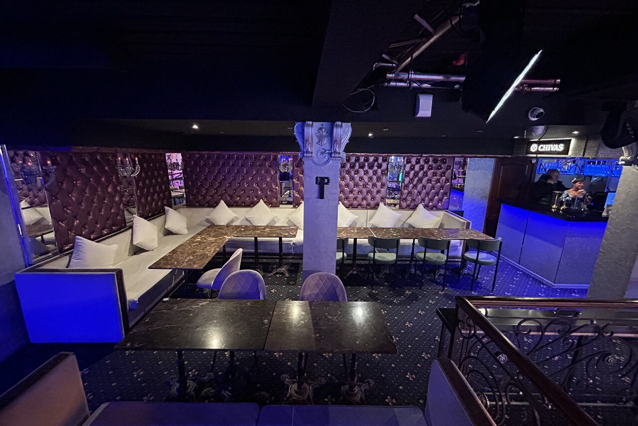 Арендовать Двухуровневый VERO_LOFT «все включено» с караоке и диджеем