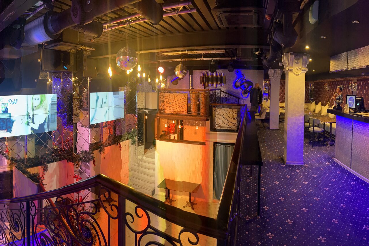 Арендовать Двухуровневый VERO_LOFT «все включено» с караоке и диджеем