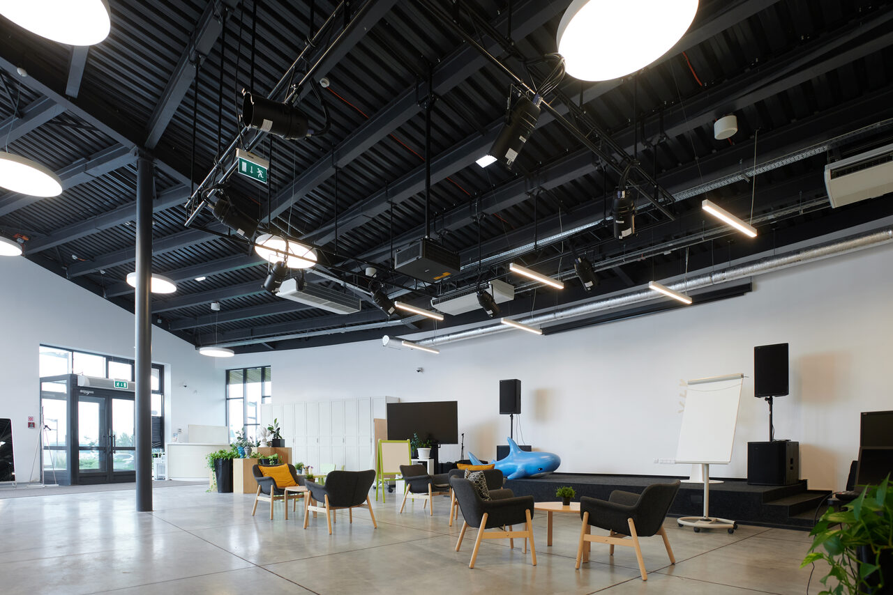 Арендовать Коворкинг SHARE. Просторный коворкинг для мероприятий 