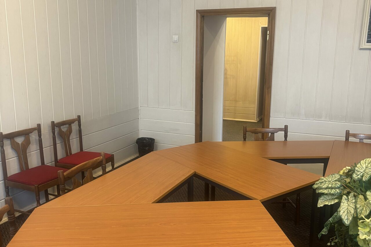 Арендовать МоцПрофКомп. Зал для переговоров