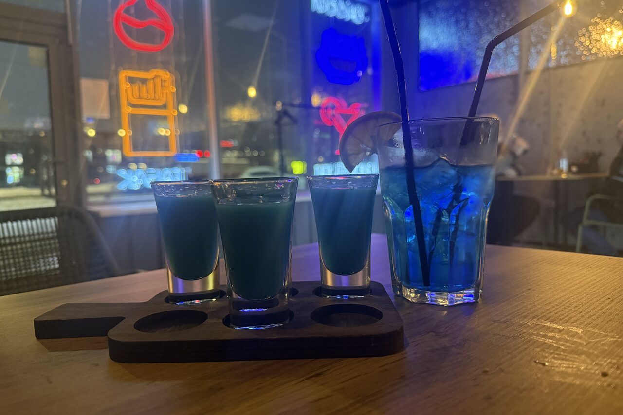 Арендовать Круглосуточный бар "Емкость 24"