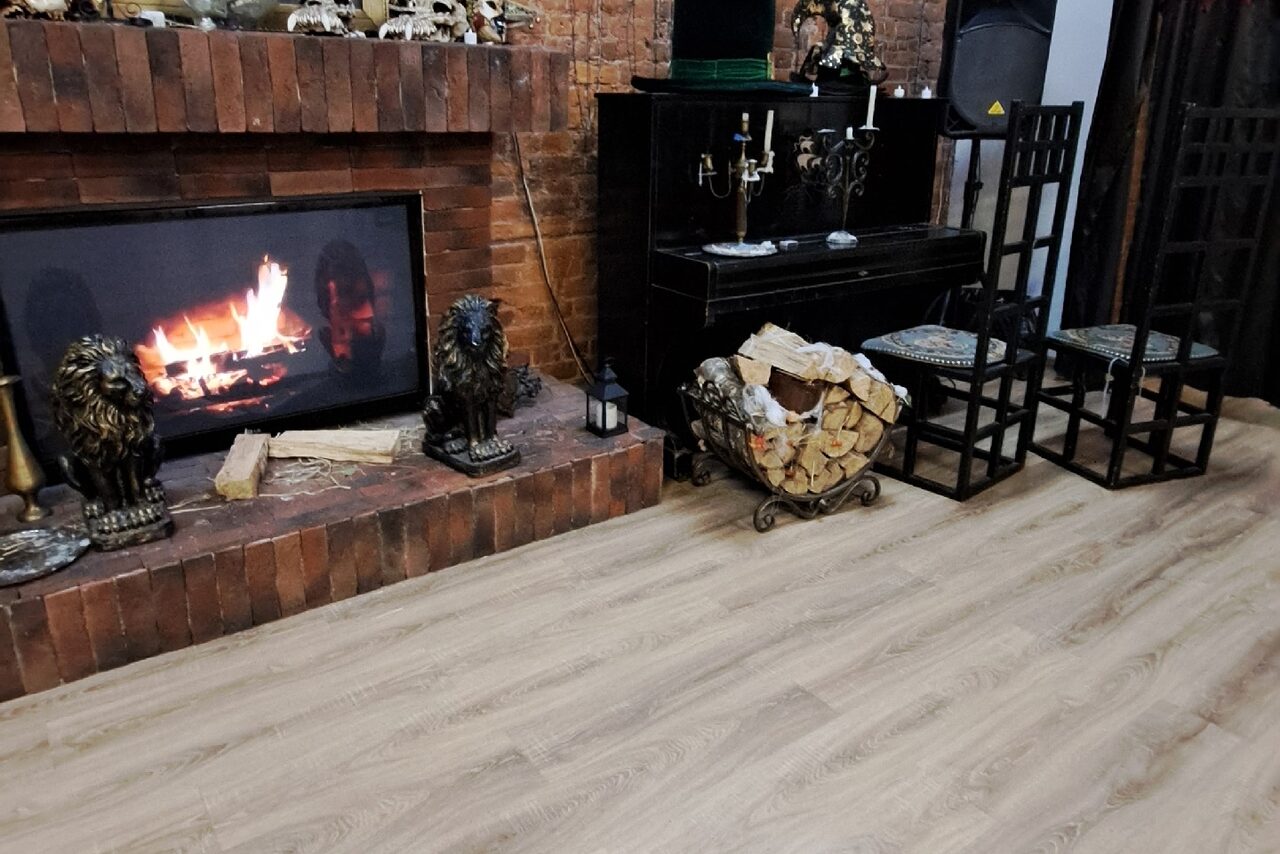 Арендовать Каминный зал с балконом на Невский проспект