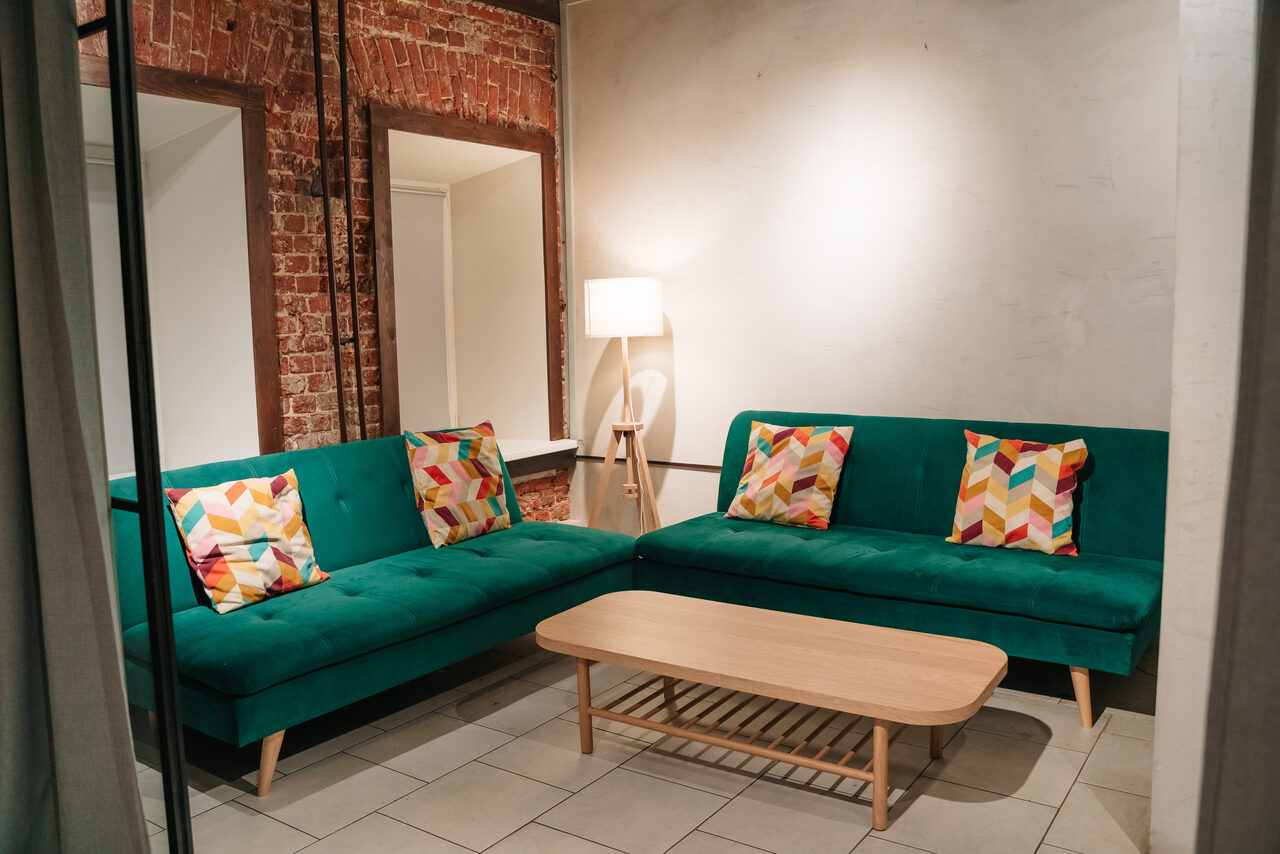 Арендовать ХА-ХА ШОУ Лофт. Зал с двумя зонами