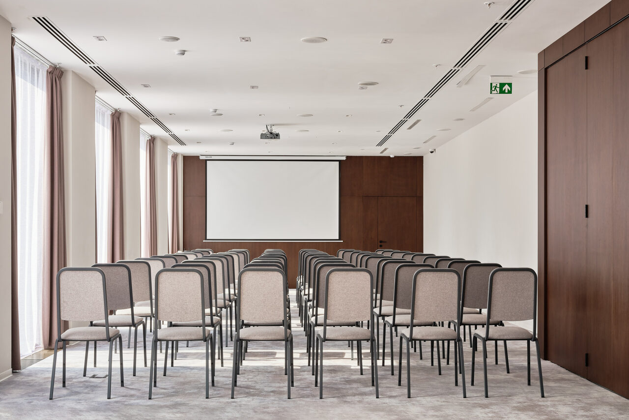 Арендовать Pana White(Пана Белый). Зал при отеле