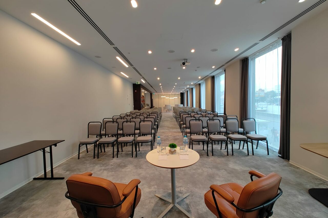 Арендовать Pana White(Пана Белый). Зал при отеле