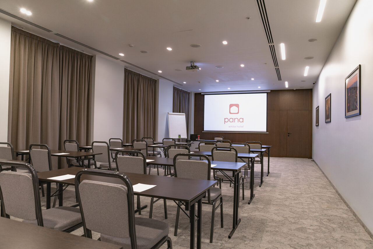 Арендовать Pana White(Пана Белый). Зал при отеле