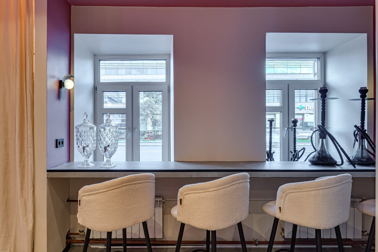 Арендовать Лофт МОЙ ПЕРВЫЙ. Стильный зал с неоном