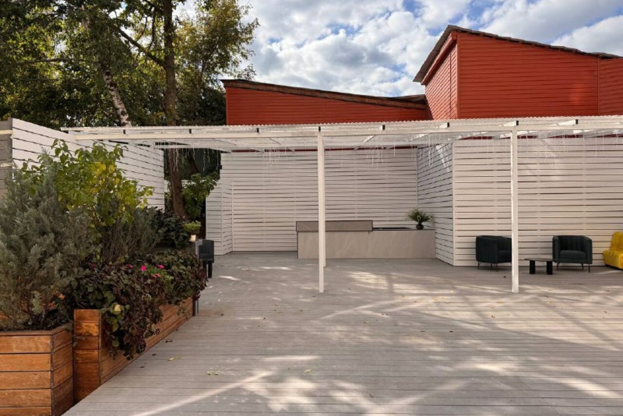 Арендовать Лофт МОЙ ПЕРВЫЙ. Стильный зал с неоном