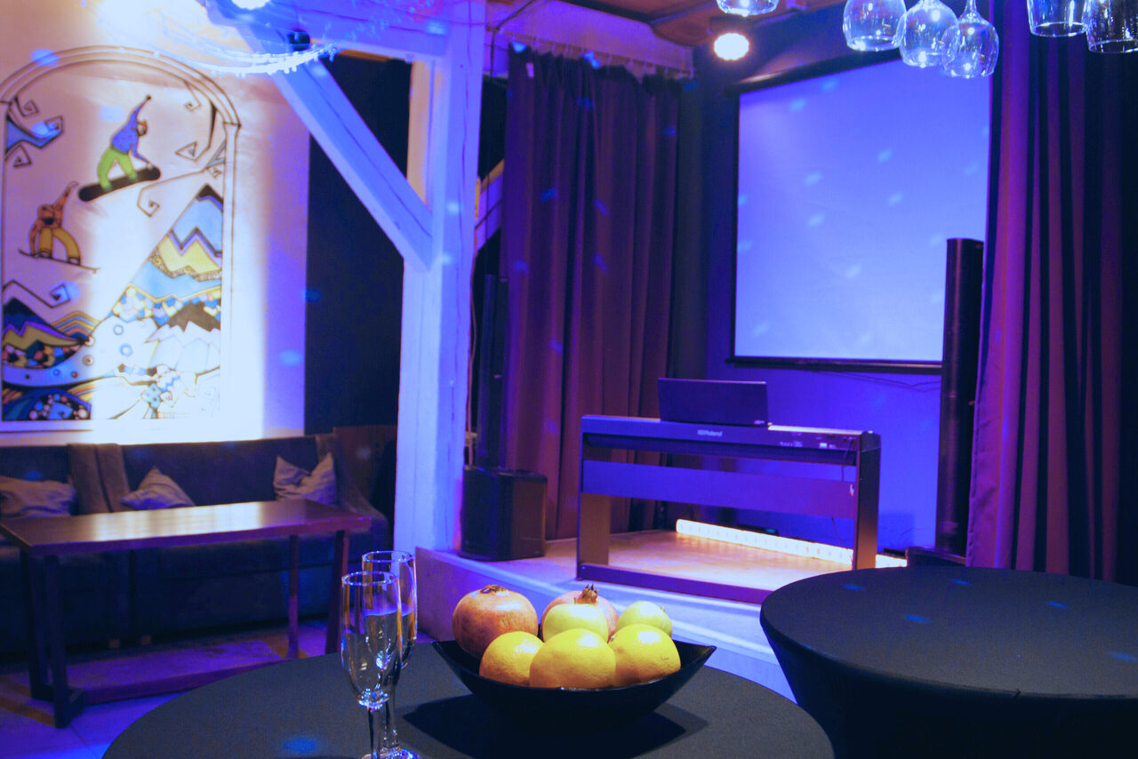 Арендовать Сатурн Лофт