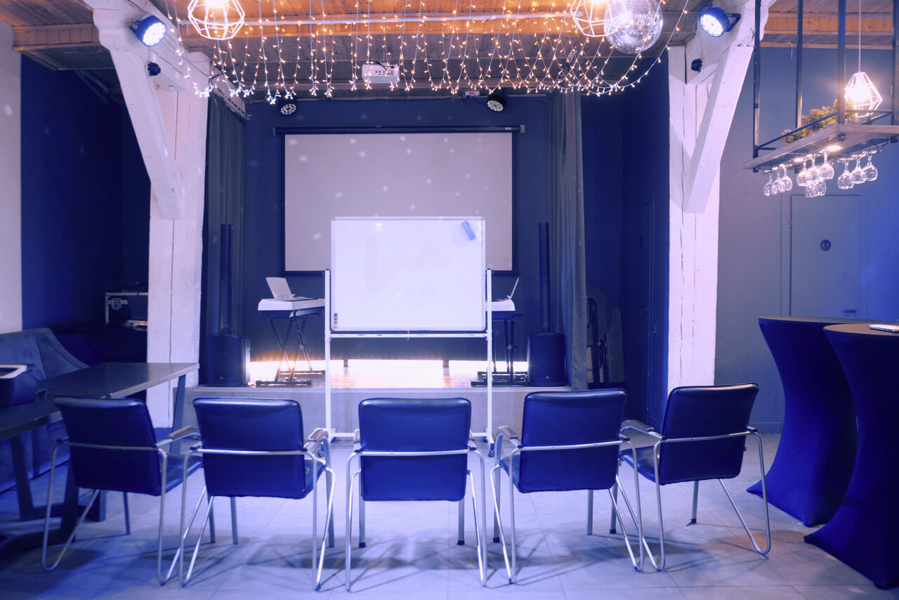 Арендовать Сатурн Лофт