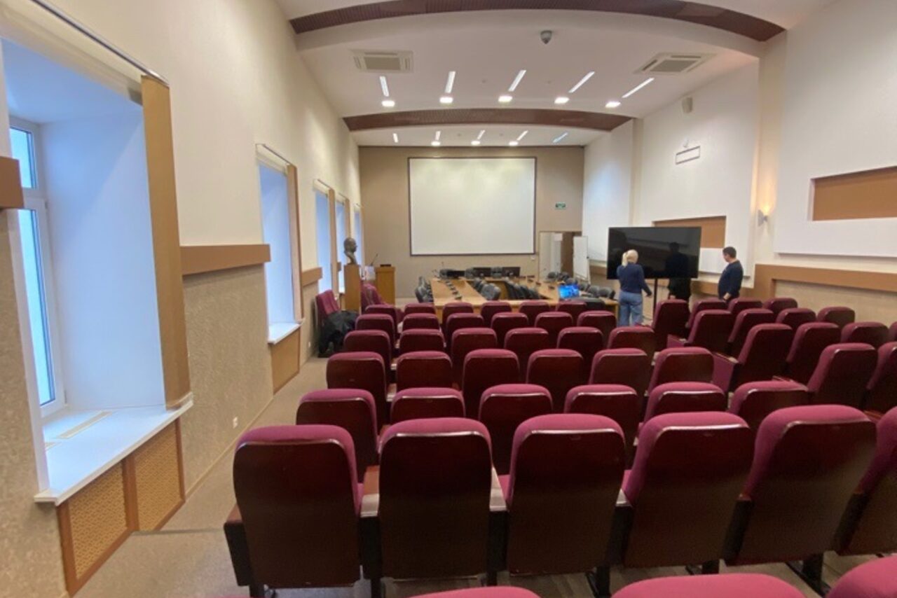 Арендовать Конференц-зал в Институте Экономической Политики