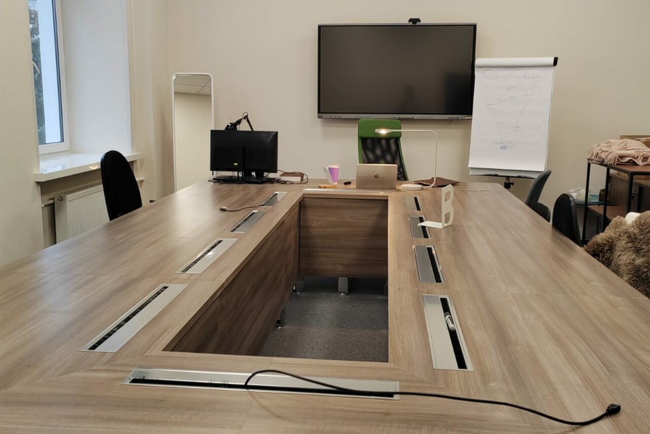 Арендовать Переговорная в Институте Экономической Политики