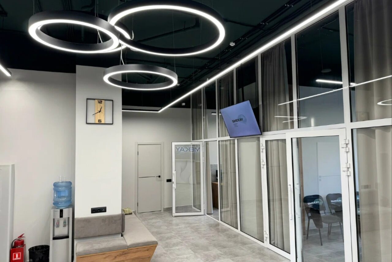 Арендовать Современный светлый офис с мебелью